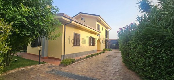 casa indipendente in vendita a Montepaone in zona Frabotto Mannesì