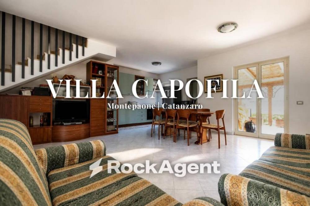 casa indipendente in vendita a Montepaone in zona Montepaone Lido