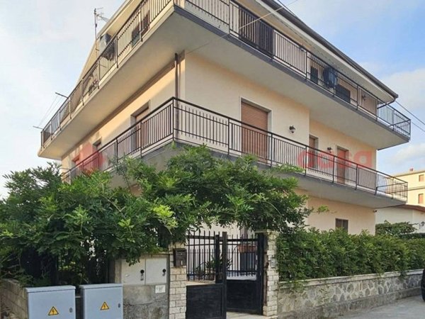 appartamento in vendita a Montepaone in zona Montepaone Lido
