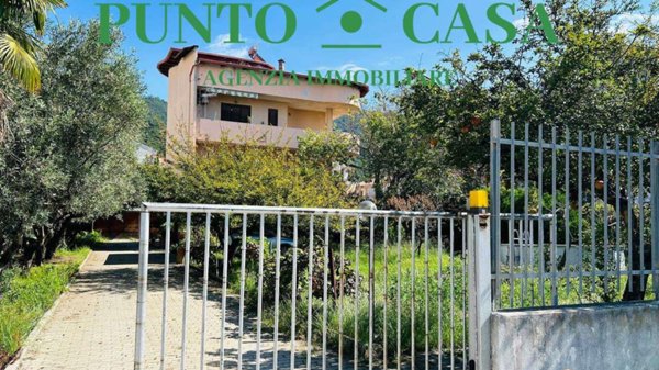casa indipendente in vendita a Nocera Terinese
