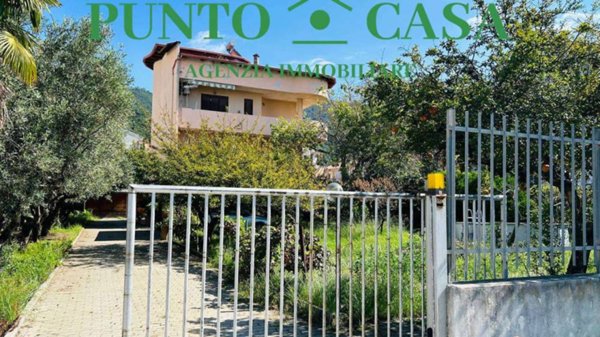 casa indipendente in vendita a Nocera Terinese