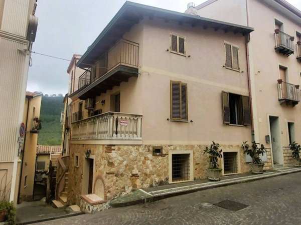 casa indipendente in vendita a Nocera Terinese