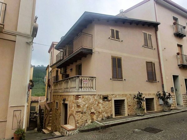 casa indipendente in vendita a Nocera Terinese