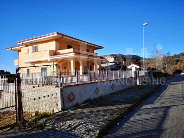 appartamento in vendita a Pentone