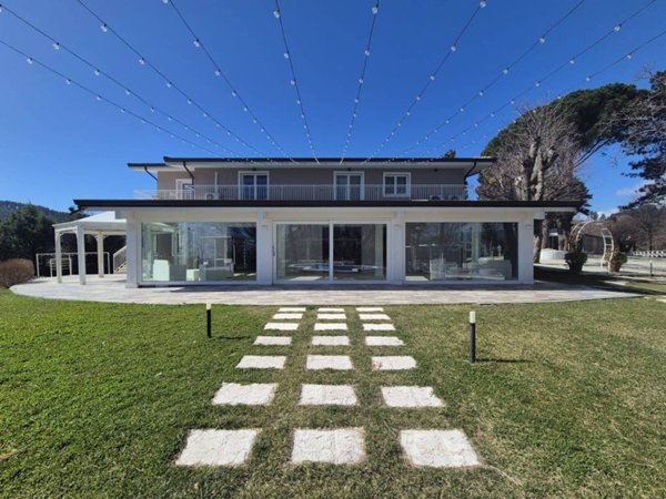 casa indipendente in vendita a Pentone