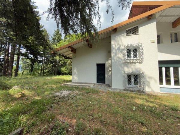 casa indipendente in vendita a Pentone