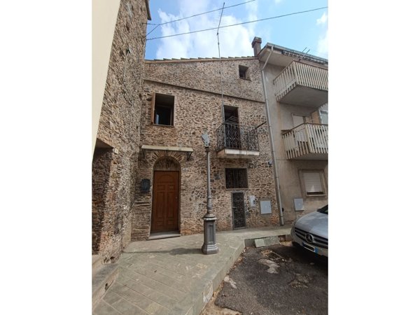 casa indipendente in vendita a Pianopoli