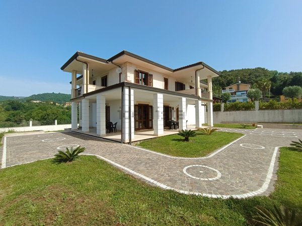 casa indipendente in vendita a Platania