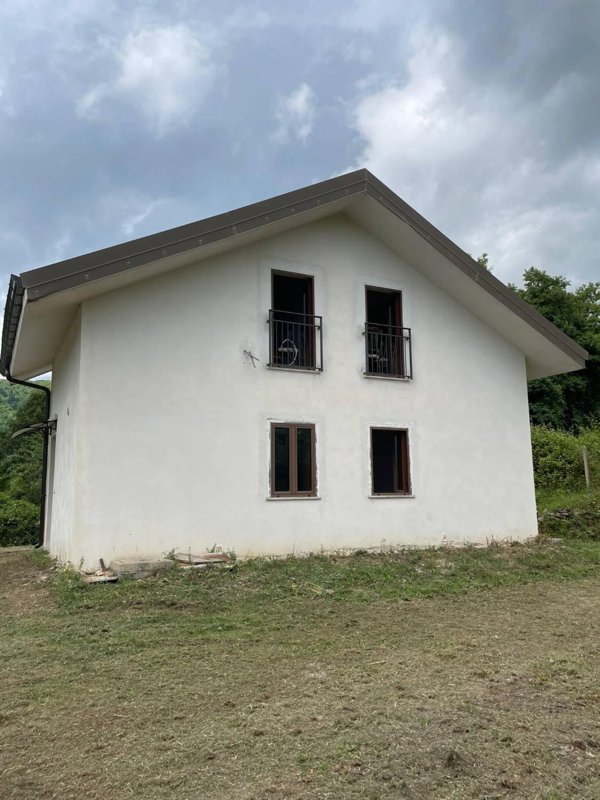 casa indipendente in vendita a Platania