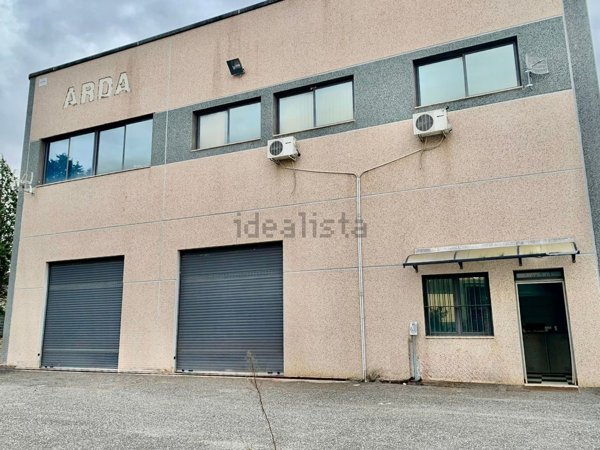 capannone in vendita a San Floro