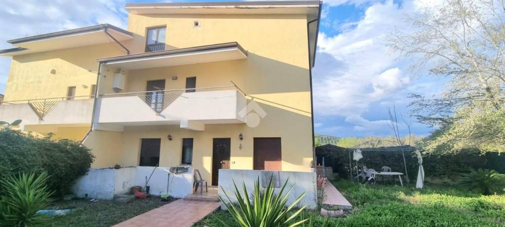 casa indipendente in vendita a San Floro