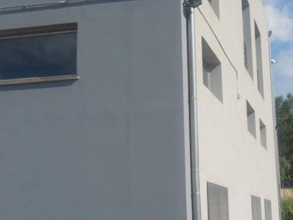 locale commerciale in vendita a San Floro