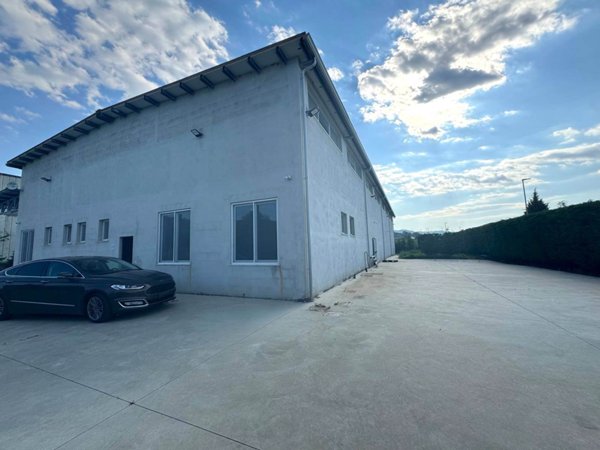 locale commerciale in vendita a San Floro