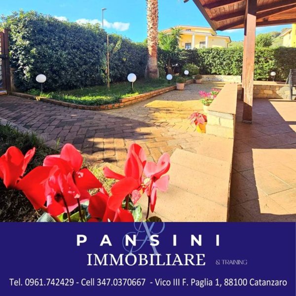 casa indipendente in vendita a San Floro