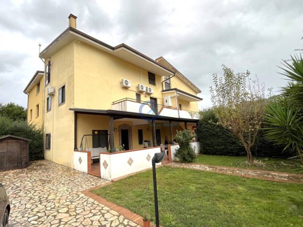 casa indipendente in vendita a San Floro