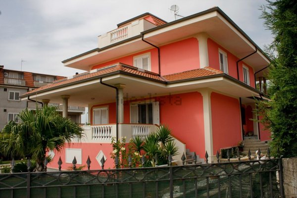 casa indipendente in vendita a San Pietro a Maida