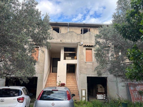 pentavano in vendita a San Sostene