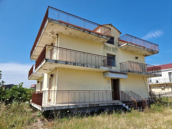 casa indipendente in vendita a San Sostene