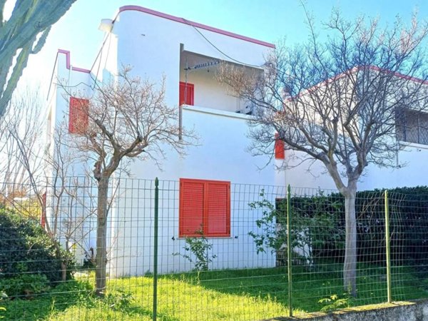 casa indipendente in vendita a San Sostene