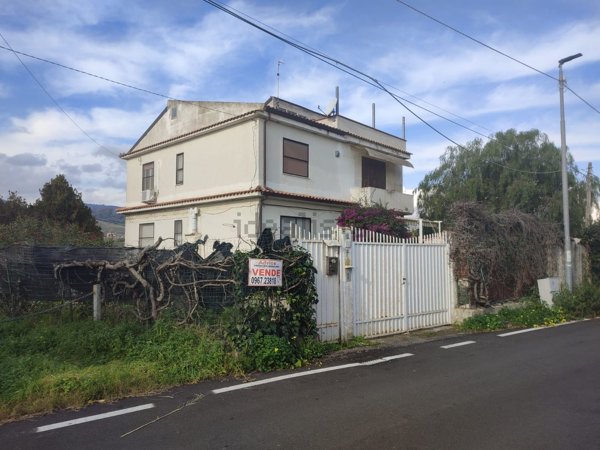 casa indipendente in vendita a San Sostene