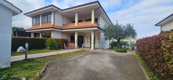 casa indipendente in vendita a San Sostene