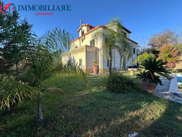 casa indipendente in vendita a San Sostene