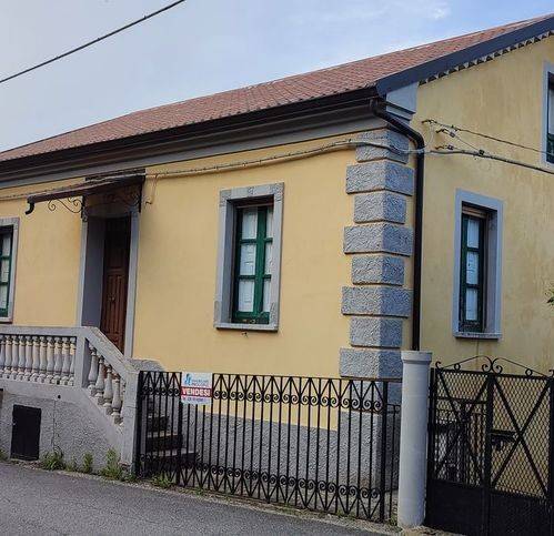 casa indipendente in vendita a San Sostene