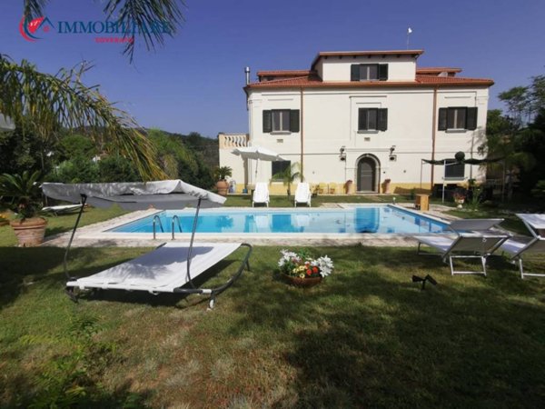 casa indipendente in vendita a San Sostene