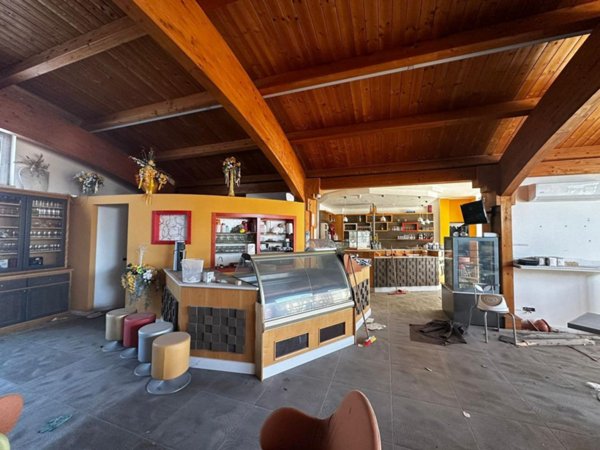 locale commerciale in vendita a San Sostene