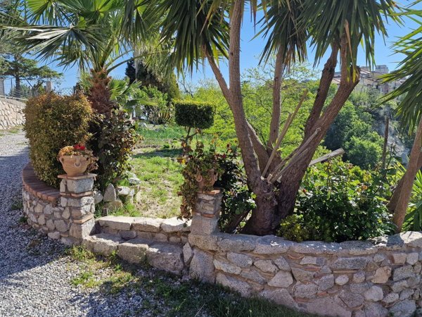 casa indipendente in vendita a Santa Caterina dello Ionio