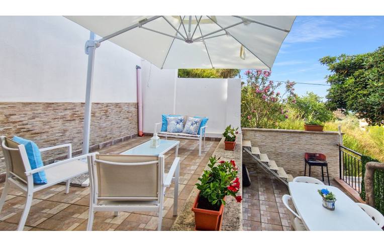 casa indipendente in vendita a Santa Caterina dello Ionio