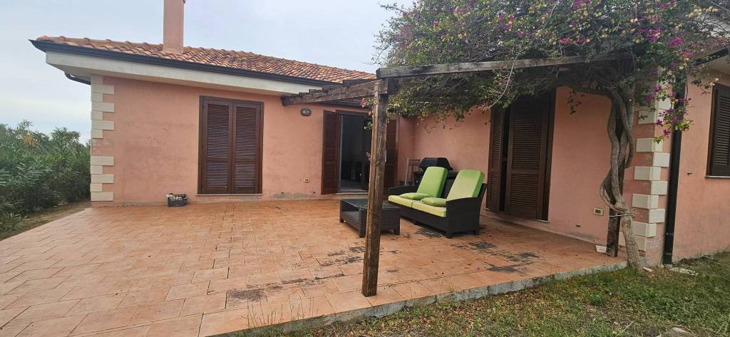 casa indipendente in vendita a Santa Caterina dello Ionio