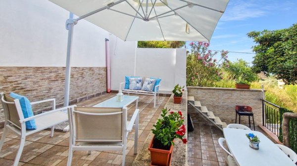 casa indipendente in vendita a Santa Caterina dello Ionio