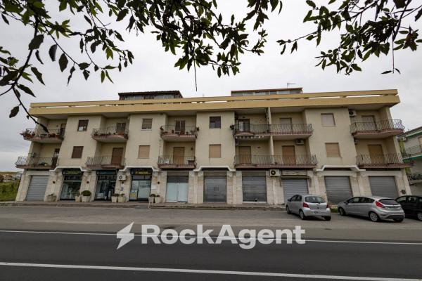 appartamento in vendita a Sant'Andrea Apostolo dello Ionio in zona Marina