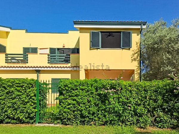appartamento in vendita a Sant'Andrea Apostolo dello Ionio in zona Marina