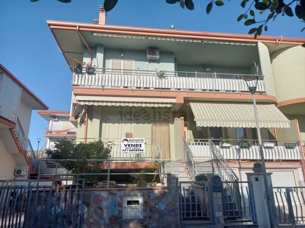 appartamento in vendita a Sant'Andrea Apostolo dello Ionio