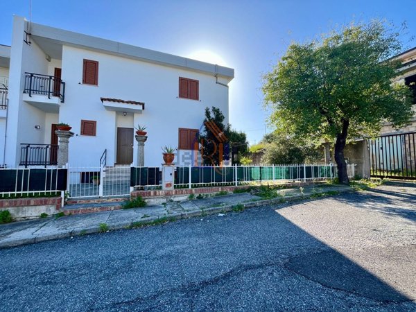 pentavano in vendita a Sant'Andrea Apostolo dello Ionio in zona Marina