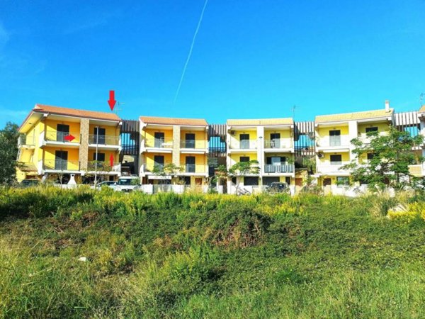 appartamento in vendita a Sant'Andrea Apostolo dello Ionio in zona Marina