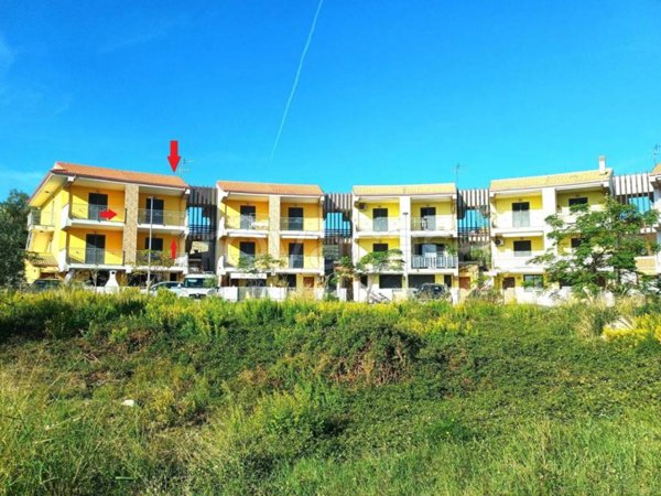 appartamento in vendita a Sant'Andrea Apostolo dello Ionio in zona Marina