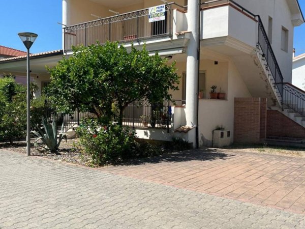 appartamento in vendita a Sant'Andrea Apostolo dello Ionio in zona Marina