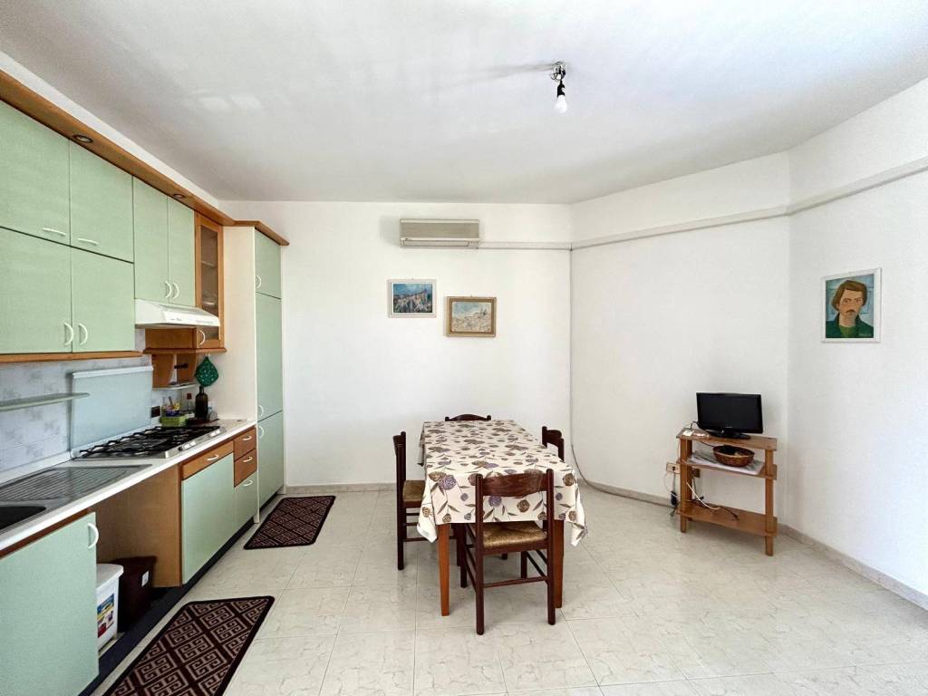 appartamento in vendita a Sant'Andrea Apostolo dello Ionio in zona Marina