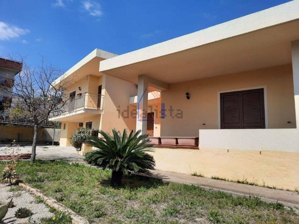 casa indipendente in vendita a Sant'Andrea Apostolo dello Ionio in zona Marina