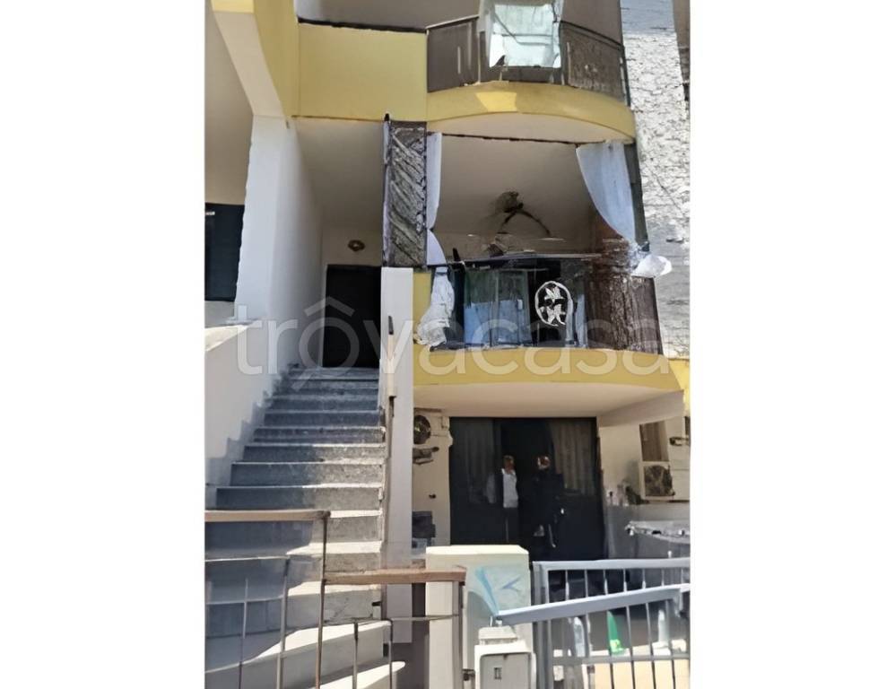 appartamento in vendita a Sant'Andrea Apostolo dello Ionio in zona Marina