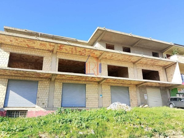 negozio in vendita a Satriano