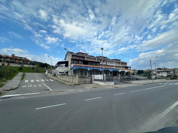 locale di sgombero in vendita a Satriano