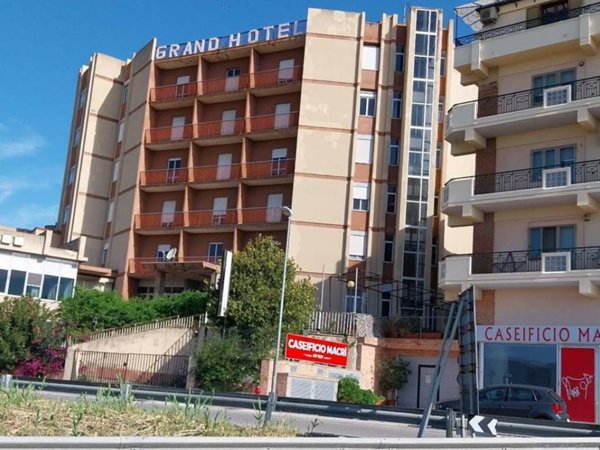 intera palazzina in vendita a Satriano