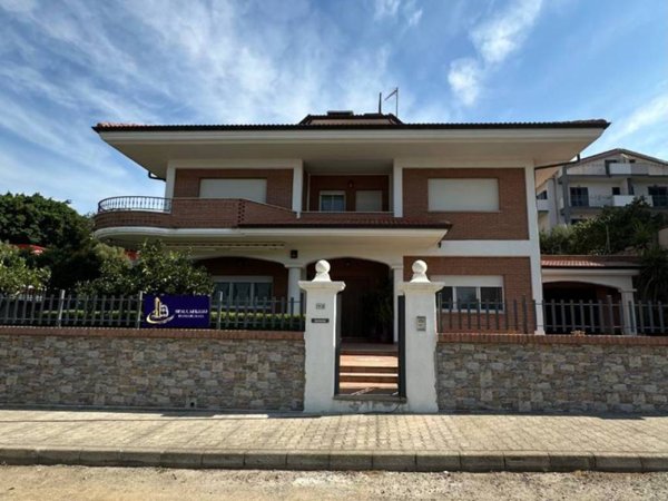 casa indipendente in vendita a Satriano