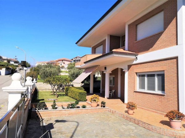 casa indipendente in vendita a Satriano