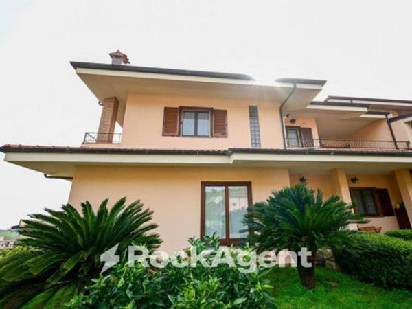 casa indipendente in vendita a Satriano