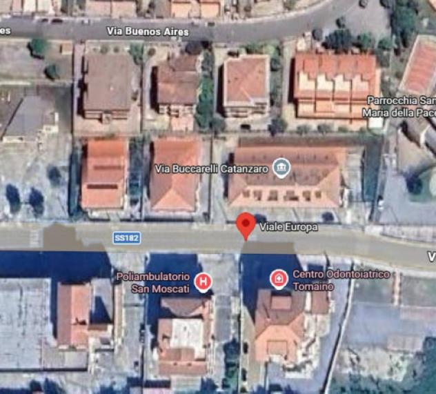 locale commerciale in vendita a Satriano